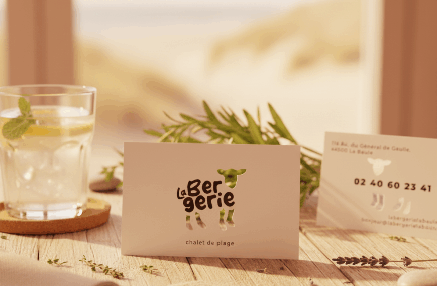 Une carte de visite à découpe personnalisée