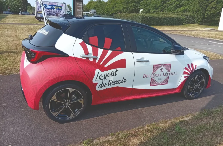 Covering Total : L’Art de la Métamorphose Automobile